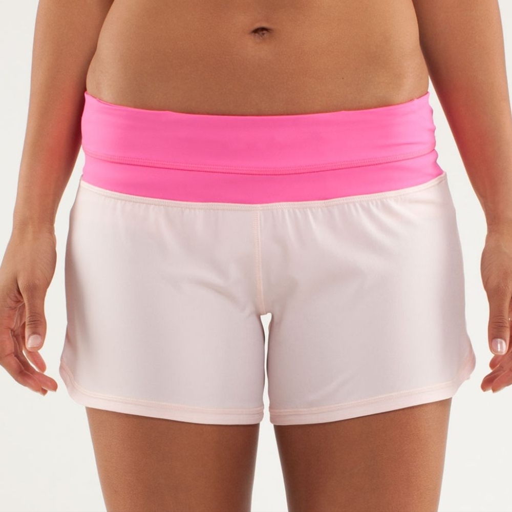Lululemon Groovy Run Short Parfait Pink Pinkelicious 6 FLAWED